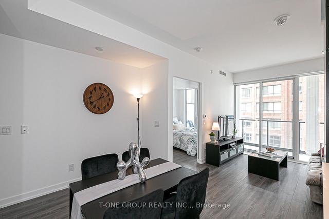 1712 - 20 Edward St, Condo with 2 bedrooms, 1 bathrooms and 0 parking in Toronto ON | Image 5