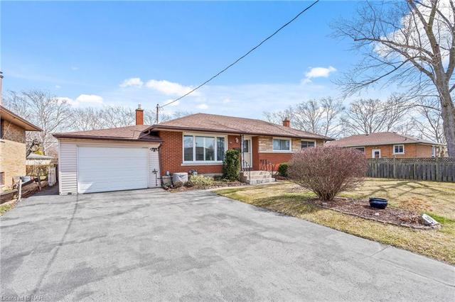 90 Rochelle Drive, House detached with 4 bedrooms, 2 bathrooms and null parking in St. Catharines ON | Image 24