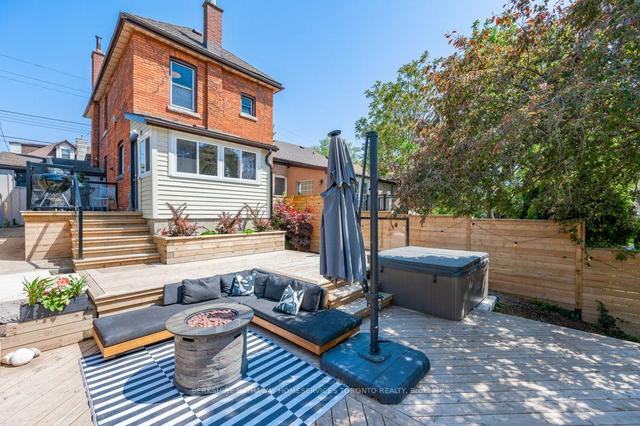 125 Dundurn St N, House detached with 3 bedrooms, 2 bathrooms and 2 parking in Hamilton ON | Image 1