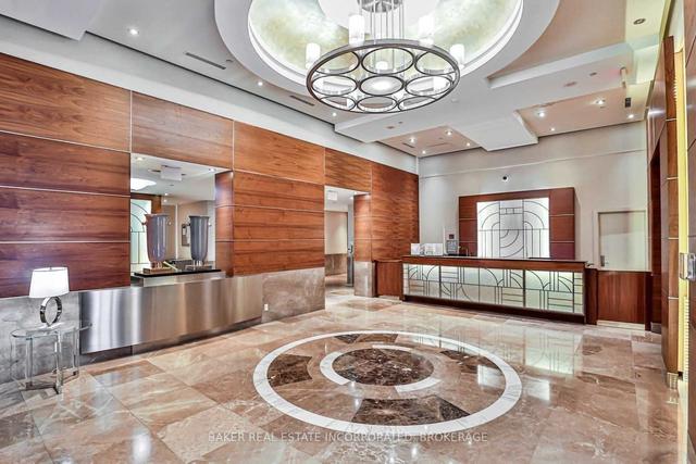 1912 - 761 Bay St, Condo with 2 bedrooms, 2 bathrooms and 1 parking in Toronto ON | Image 11