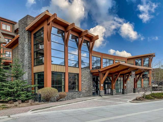 412 - 173 Kananaskis Way, Condo with 2 bedrooms, 2 bathrooms and 1 parking in Canmore AB | Image 1