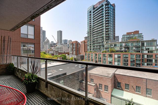 714 - 168 King St E, Condo with 1 bedrooms, 2 bathrooms and 1 parking in Toronto ON | Image 9