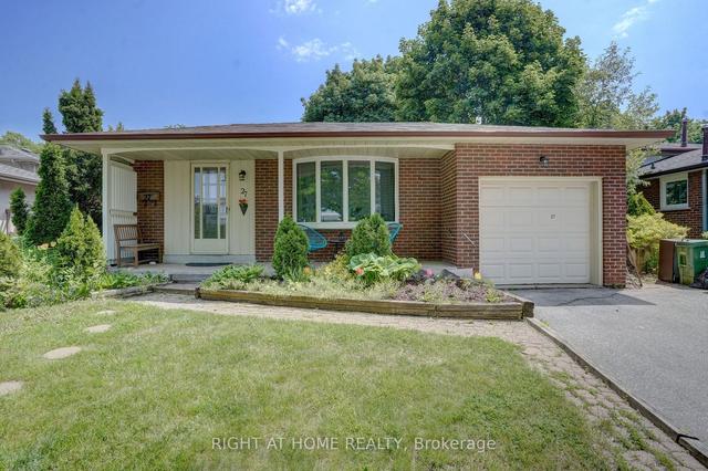 27 Erinlea Cres, House detached with 4 bedrooms, 2 bathrooms and 3 parking in Toronto ON | Image 1