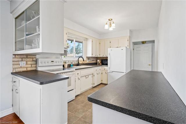 90 Rochelle Drive, House detached with 4 bedrooms, 2 bathrooms and null parking in St. Catharines ON | Image 21