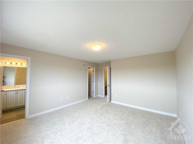 1033 Speedvale Court, Townhouse with 3 bedrooms, 4 bathrooms and 2 parking in Ottawa ON | Image 13