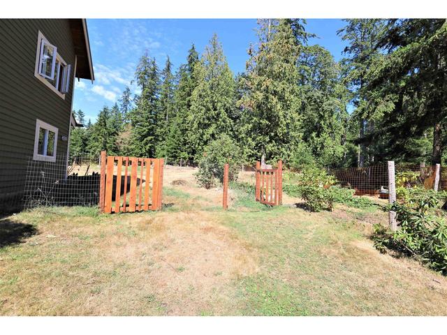 2345 Mountain Road, House detached with 2 bedrooms, 2 bathrooms and null parking in Sunshine Coast F BC | Image 23
