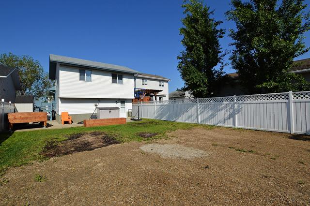 12425 97a Street, House detached with 3 bedrooms, 2 bathrooms and 3 parking in Grande Prairie AB | Image 30