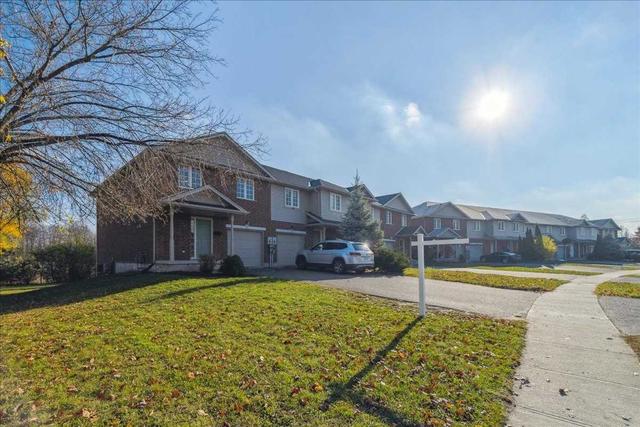 23 Zeller Dr, House attached with 3 bedrooms, 4 bathrooms and 3 parking in Kitchener ON | Image 12