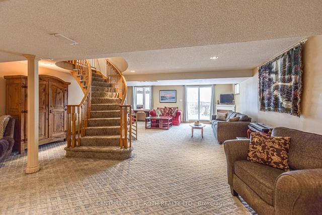 33 Morton Cres, House detached with 4 bedrooms, 4 bathrooms and 6 parking in Barrie ON | Image 24