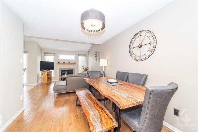 95 Gray Crescent, Townhouse with 3 bedrooms, 3 bathrooms and 3 parking in Ottawa ON | Image 4
