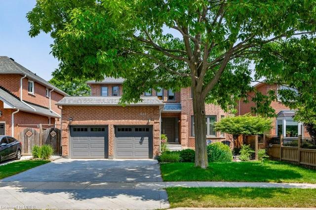 382 Callaghan Crescent, House detached with 4 bedrooms, 2 bathrooms and null parking in Oakville ON | Image 1