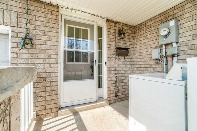 1034 Southport Dr, House attached with 3 bedrooms, 3 bathrooms and 3 parking in Oshawa ON | Image 36