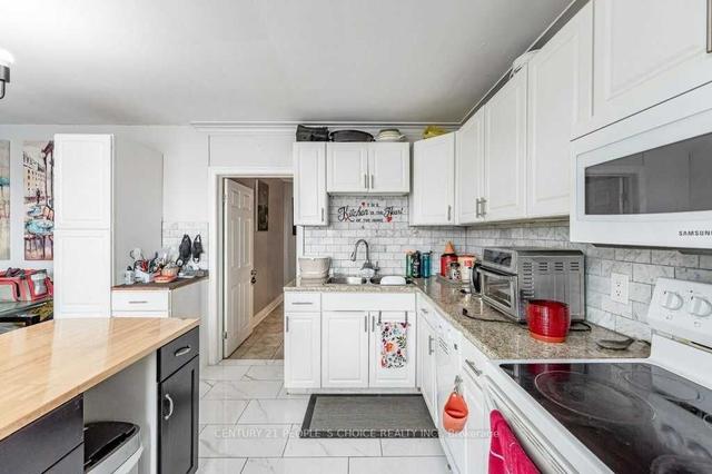 2453 St Clair Ave W, House detached with 5 bedrooms, 1 bathrooms and 6 parking in Toronto ON | Image 9