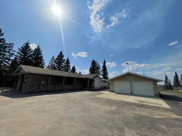 114058 Township Road 592b, House detached with 4 bedrooms, 2 bathrooms and null parking in Woodlands County AB | Image 3