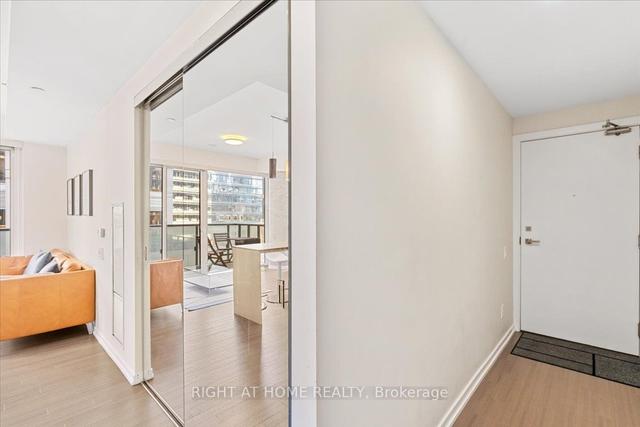 716 - 101 Peter St W, Condo with 1 bedrooms, 1 bathrooms and 0 parking in Toronto ON | Image 23