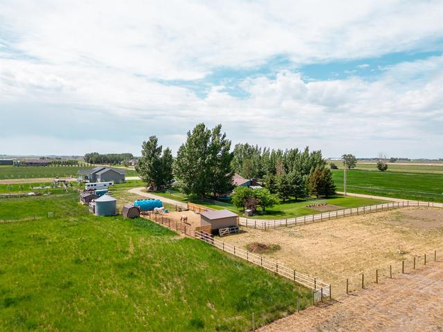 91067 Lucy Street, House detached with 4 bedrooms, 3 bathrooms and null parking in Lethbridge County AB | Image 5