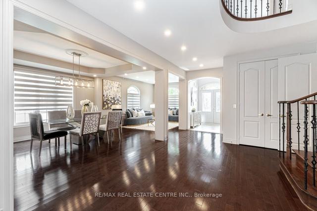 14 Honeycreek Crt, House detached with 5 bedrooms, 7 bathrooms and 7 parking in Brampton ON | Image 2