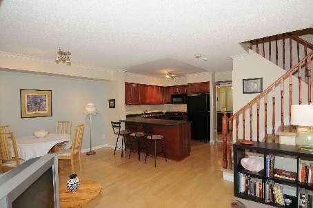 103 - 39 Shank St, Townhouse with 2 bedrooms, 2 bathrooms and 1 parking in Toronto ON | Image 3