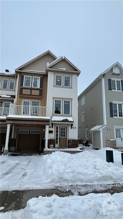334 Sweet Grass Circle, Townhouse with 3 bedrooms, 2 bathrooms and 2 parking in Ottawa ON | Image 1