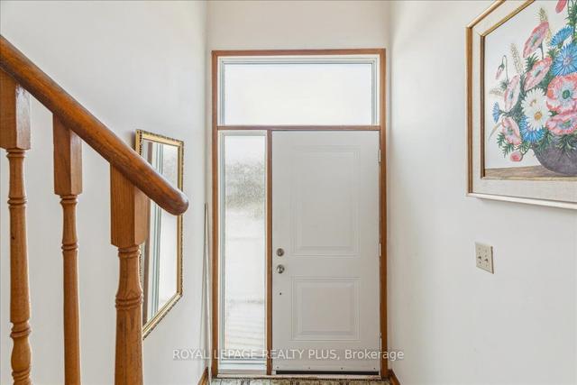 41 Sharpecroft Blvd, House semidetached with 3 bedrooms, 2 bathrooms and 4 parking in Toronto ON | Image 34