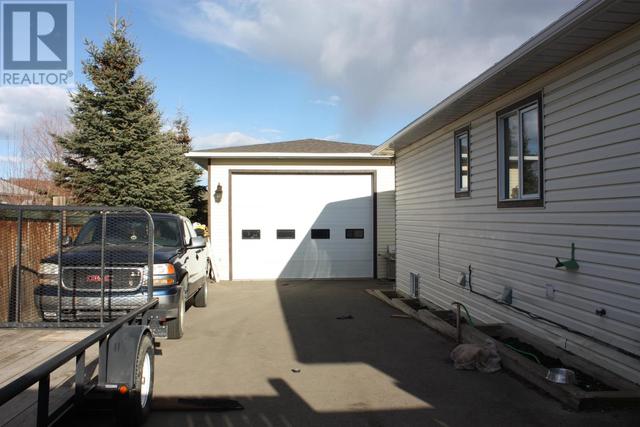 9731 97 Street, House detached with 5 bedrooms, 3 bathrooms and null parking in Taylor BC | Image 4
