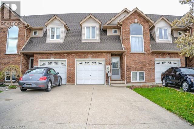 21 Bluegrass Crescent, House attached with 2 bedrooms, 2 bathrooms and 2 parking in St. Catharines ON | Image 2