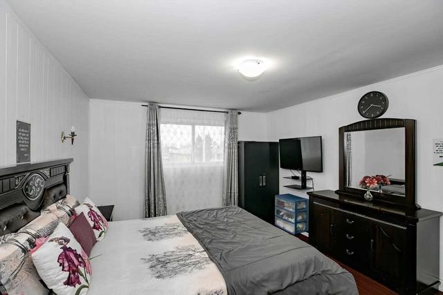 6 - 7450 Darcel Ave, House attached with 3 bedrooms, 2 bathrooms and 4 parking in Mississauga ON | Image 13