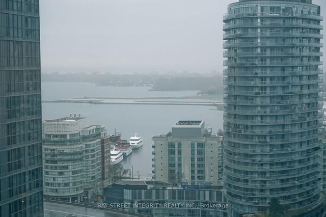 2010 - 170 Fort York Blvd, Condo with 1 bedrooms, 1 bathrooms and 1 parking in Toronto ON | Image 2