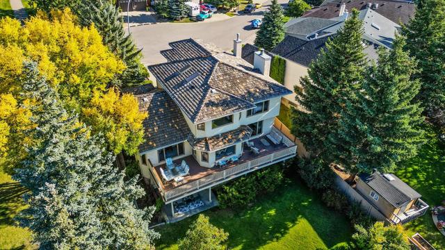 236 Evergreen Court Sw, House detached with 5 bedrooms, 3 bathrooms and 5 parking in Calgary AB | Image 1