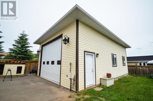 9731 97 Street, House detached with 5 bedrooms, 3 bathrooms and null parking in Taylor BC | Image 2