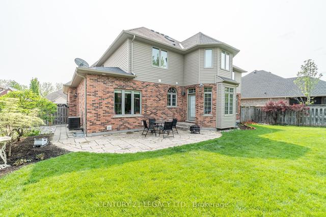 1485 Thornley St, House detached with 4 bedrooms, 3 bathrooms and 6 parking in London ON | Image 2