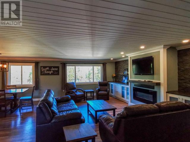6504 W Fawn Creek Road, House detached with 4 bedrooms, 2 bathrooms and null parking in Cariboo L BC | Image 7