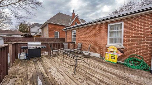 305 Darling St, House detached with 2 bedrooms, 2 bathrooms and 2 parking in Brantford ON | Image 16