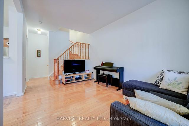11 - 4 Alpen Way, Townhouse with 3 bedrooms, 3 bathrooms and 2 parking in Markham ON | Image 4