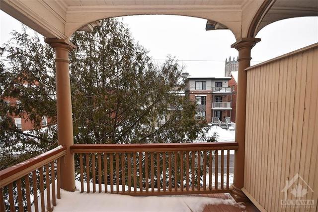 79 Stewart Street, Townhouse with 7 bedrooms, 3 bathrooms and 1 parking in Ottawa ON | Image 9