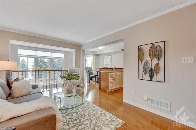 106 Hawktree Ridge, Townhouse with 3 bedrooms, 3 bathrooms and 3 parking in Ottawa ON | Image 7