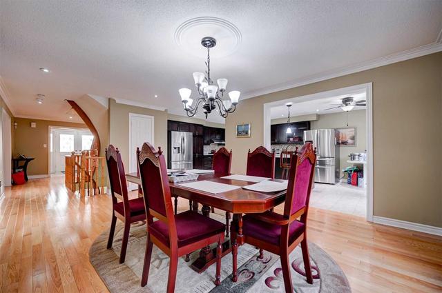 9 Grove Hill Dr, House detached with 4 bedrooms, 6 bathrooms and 6 parking in Toronto ON | Image 3