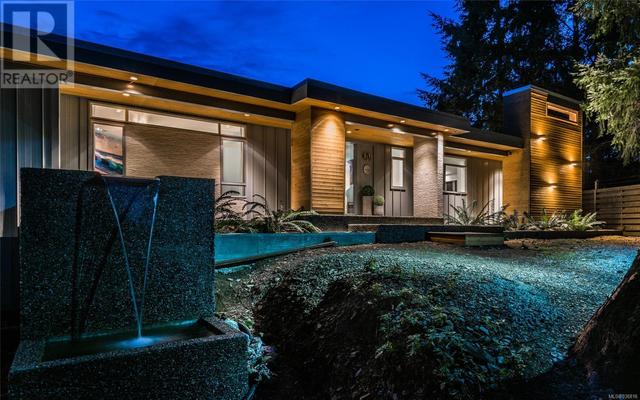 921 Pat Burns Ave, House detached with 4 bedrooms, 4 bathrooms and 4 parking in Nanaimo B BC | Image 3