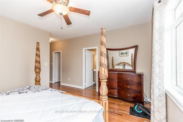 246 Kozlov St, House detached with 3 bedrooms, 3 bathrooms and 6 parking in Barrie ON | Image 34