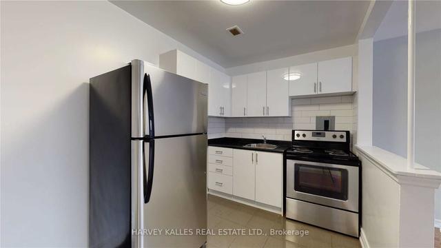104 - 2 Greentree Crt, Condo with 1 bedrooms, 1 bathrooms and 0 parking in Toronto ON | Image 10