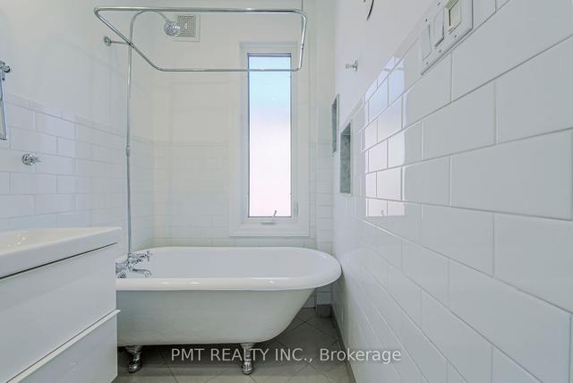 upper - 159 Shaw St, House other with 2 bedrooms, 1 bathrooms and 0 parking in Toronto ON | Image 5