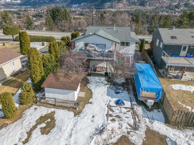2812 Columbia Avenue, House detached with 5 bedrooms, 3 bathrooms and null parking in Castlegar BC | Image 36