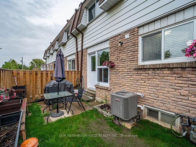 13 - 730 Cedar St, Townhouse with 3 bedrooms, 2 bathrooms and 1 parking in Oshawa ON | Image 8