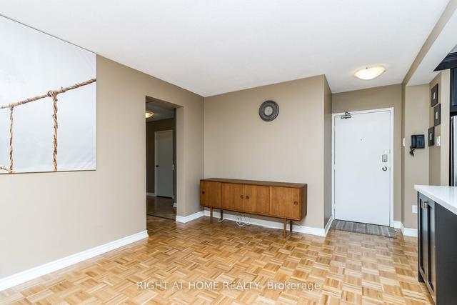 1411 - 177 Linus Rd, Condo with 2 bedrooms, 2 bathrooms and 1 parking in Toronto ON | Image 13