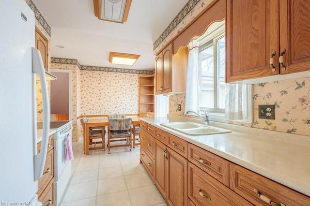 501 Bunting Road, House detached with 2 bedrooms, 1 bathrooms and null parking in St. Catharines ON | Image 5