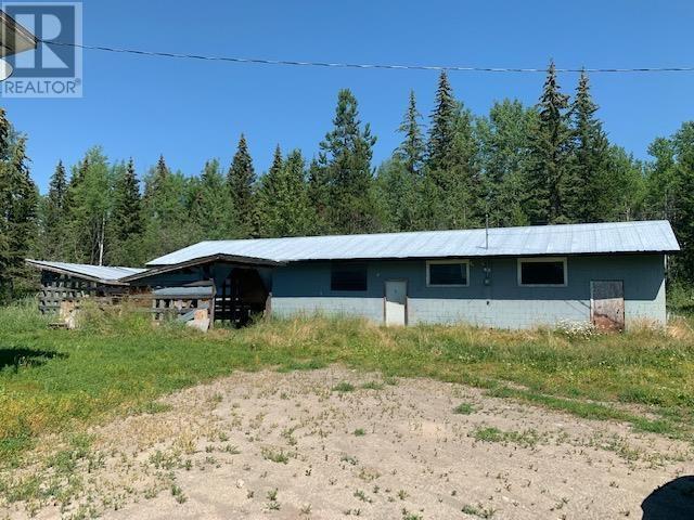 7506 Magnussen Road, House detached with 3 bedrooms, 2 bathrooms and null parking in Cariboo L BC | Image 7