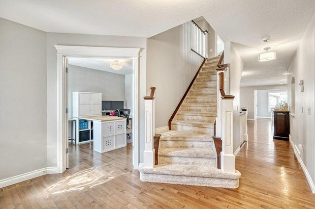 223 Chapalina Heights Se, House detached with 5 bedrooms, 3 bathrooms and 4 parking in Calgary AB | Image 3