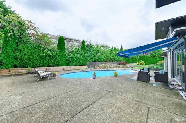 985 Eyremount Drive, House detached with 7 bedrooms, 9 bathrooms and 4 parking in West Vancouver BC | Image 35