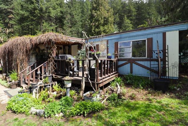 1680 Chandler Road, House detached with 2 bedrooms, 1 bathrooms and null parking in Kootenay Boundary C BC | Image 1