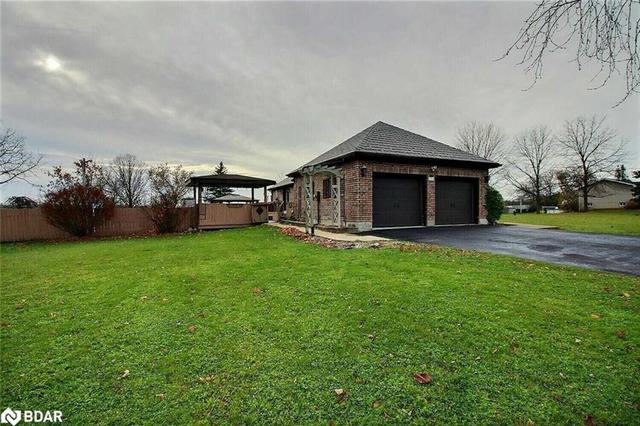 1064 Casey Road, House detached with 3 bedrooms, 2 bathrooms and 9 parking in Belleville ON | Image 12